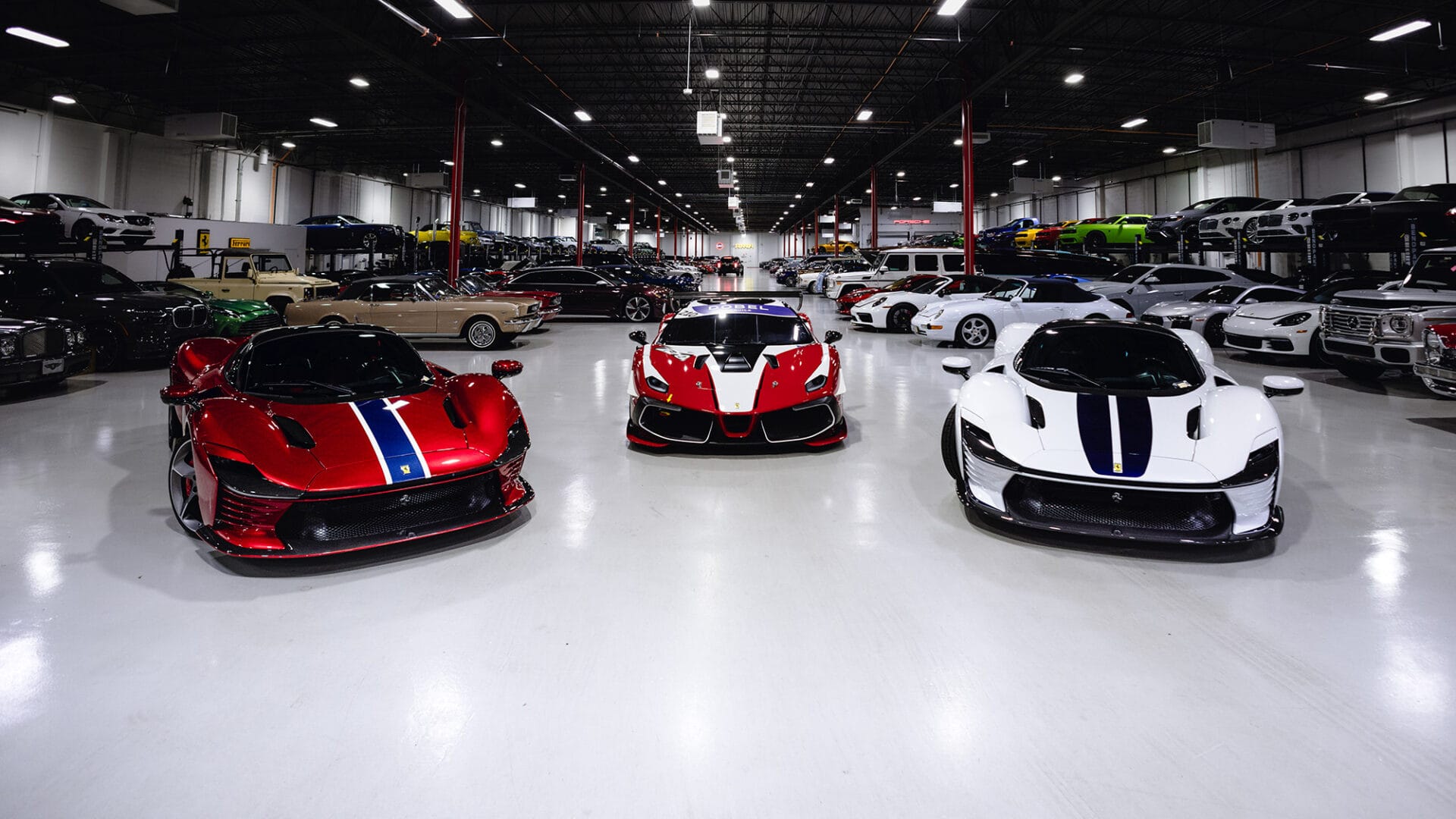 2 Ferrari SP3 Daytona and a 488 Challenge