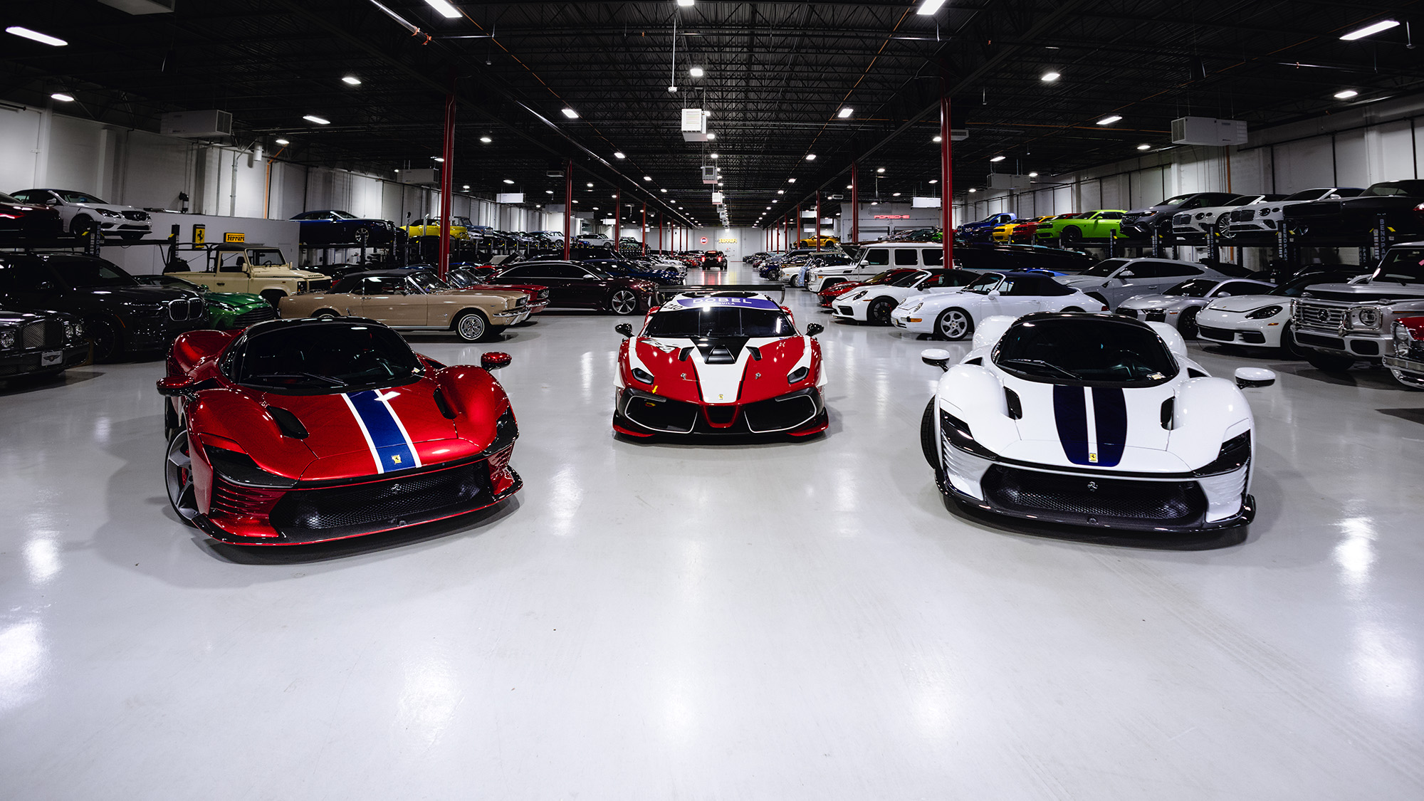 2 Ferrari SP3 Daytona and a 488 Challenge